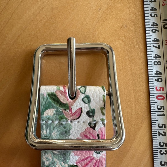Ann Taylor floral belt - Picture 4 of 6